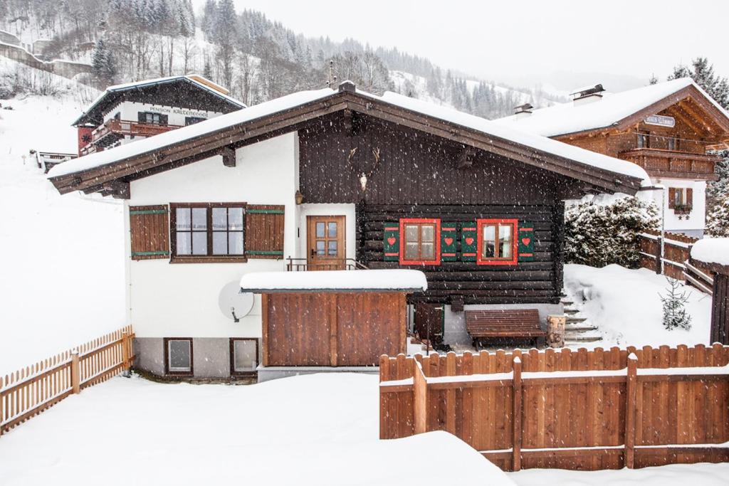 Chalet Appartement Alpenherz Saalbach-Hinterglemm Quarto foto